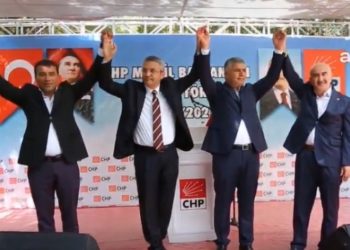 Muş&rsquo;ta AKP milletvekili aday adayı, 2 bin 500 kişi ile CHP&rsquo;ye katıldı