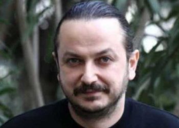 Müzisyen Güvenç Dağüstün Selman Öğüt'e hakaret ettiği gerekçesiyle gözaltına alındı