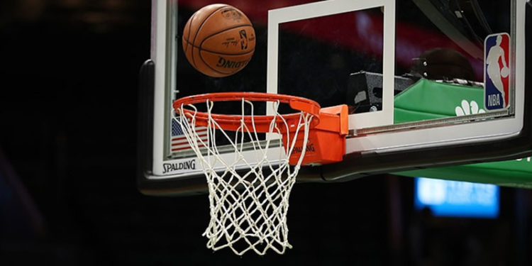 NBA final serisinde Suns'a karşı ilk galibiyetini alan Bucks, durumu 2-1 yaptı