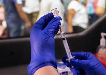 New York'ta belediye çalışanlarına Koronavirüs aşısı veya haftalık test zorunluluğu getiriliyor