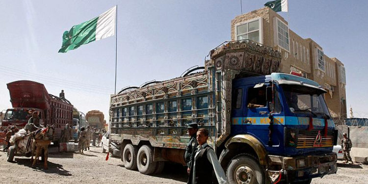 Pakistan, Taliban'ın kontrolündeki Afganistan sınır kapısını yeniden açtı