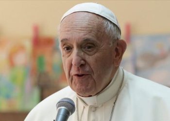 Papa Francis, planlı bir ameliyat için hastaneye kaldırıldı