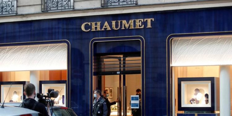 Paris'in ortasında güpegündüz 2 milyon Euro'luk kuyumcu soygunu