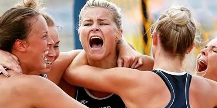 Plaj sporlarında cinsiyet ayrımcılığı tartışması: Norveç kadın hentbol takımına bikini giymedikleri için para cezası