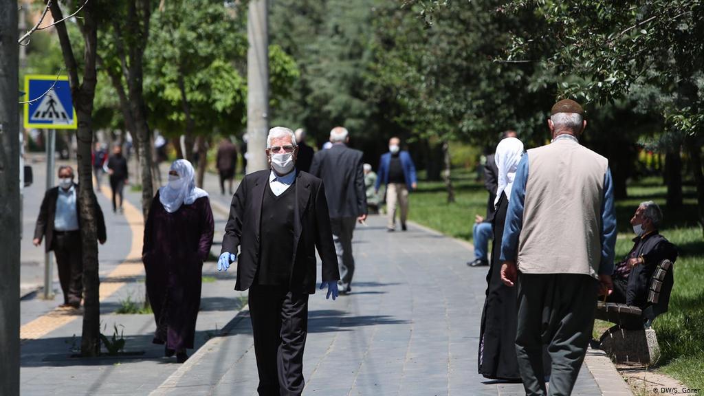 Prof. Dr. Şenyiğit’ten aşılama oranının düşük olduğu Güneydoğu Anadolu için kısıtlama uyarısı: Bayramdan  sonra ciddi bir pik bekliyorum