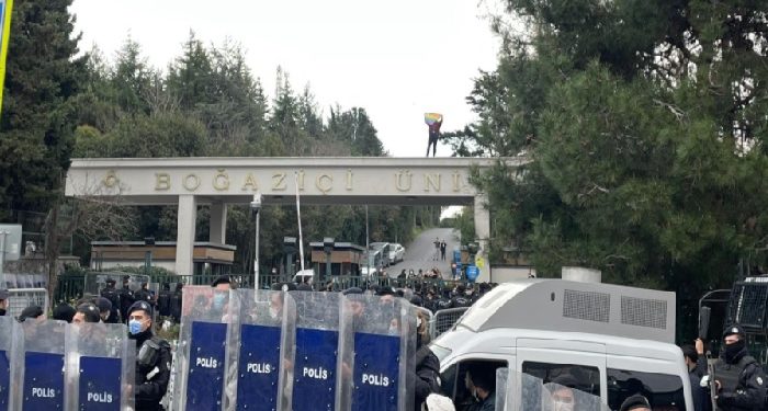 Prof. Dr. Cem Say, Boğaziçi’ndeki hukuksuzluğu ifşa etti: ‘Mahkeme bu fakülteyi kapatacak’