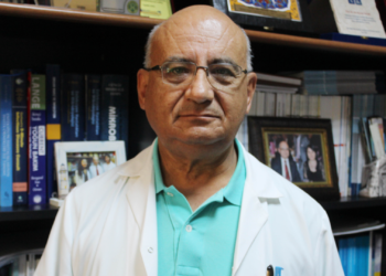 Prof. Dr. Yalçın: Bu şartlarda maskeyi birkaç yıl daha takmamız gerekecek