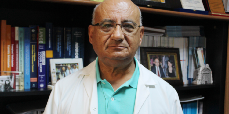 Prof. Dr. Yalçın: Bu şartlarda maskeyi birkaç yıl daha takmamız gerekecek