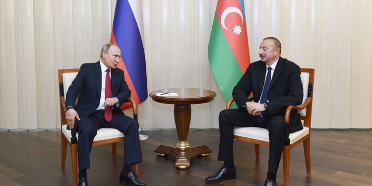 Putin ve Aliyev, Moskova'da Karabağ'ı görüşecek