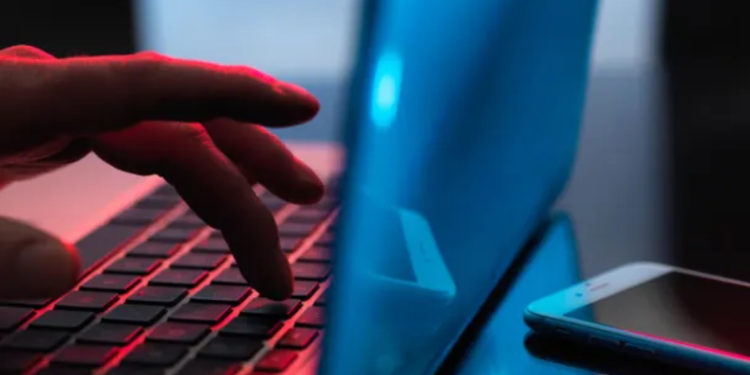 Rapor: Covid-19 ve aşılarla ilgili yanlış bilgilerin çoğunun kaynağı aynı 12 kişi