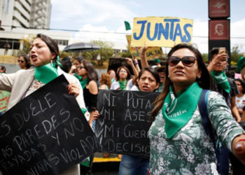 Rapora: Ekvador'da katı kürtaj yasaları sebebiyle kadınların yaşamları risk altında