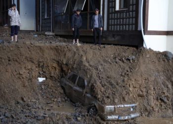 Rize’de dereler taştı, evleri su bastı: 1 ölü 3 kayıp