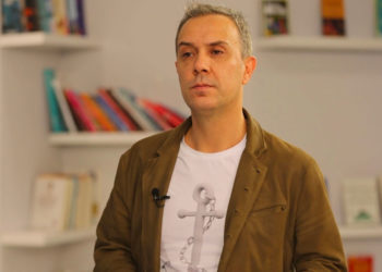 Sabah yazarı Altınok: Aşı olmayan insanları  "suçlu" ilan ediyorlar; bakalım iş ne zaman "içeri tıkalım" şeklindeki "bilimsel" tavsiyelere gelecek?