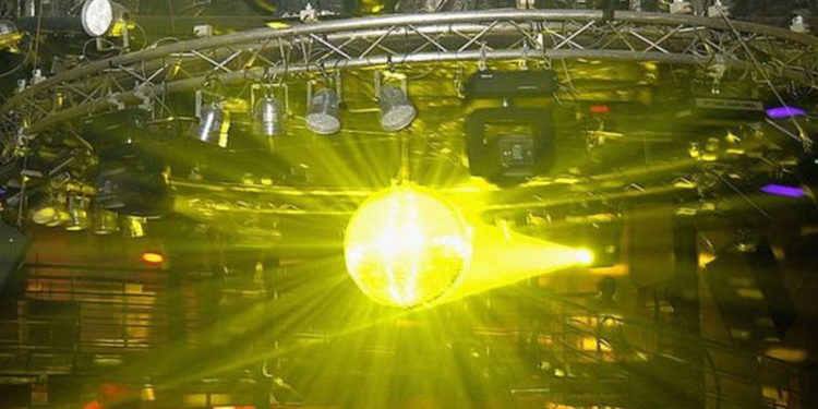 Sahte Covid belgesi: Hollanda'da negatif test sonucuyla girilen partide en az 165 kişi Covid’e yakalandı