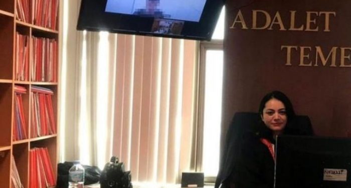 Sahte hakim yargılama bile yapmış