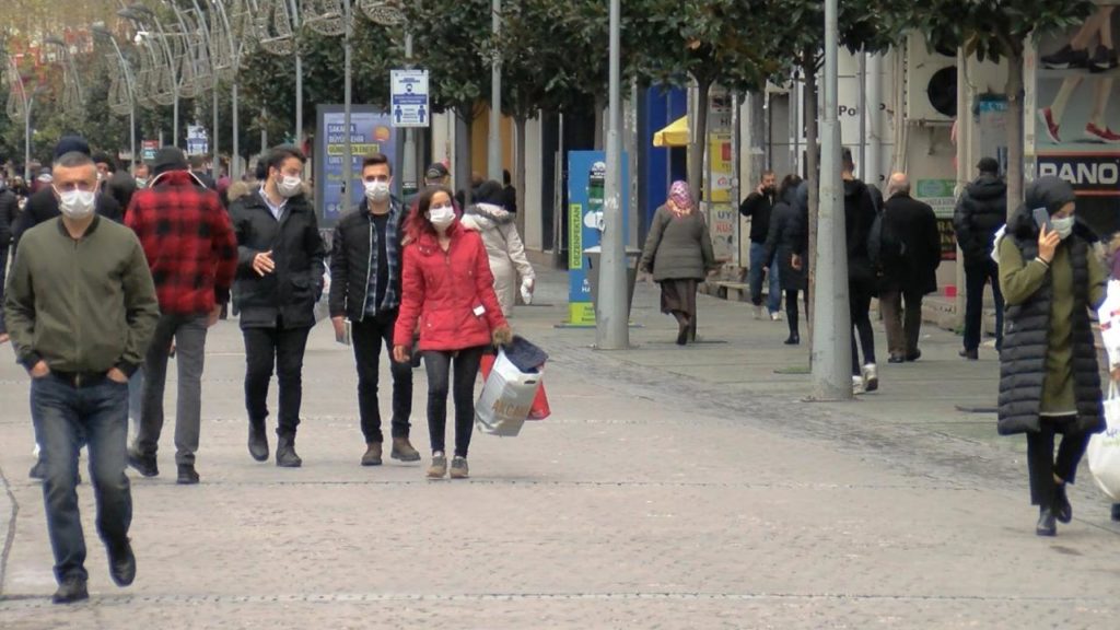 Sakarya'da Covid-19 vaka sayısı bir haftada 4'e katlandı