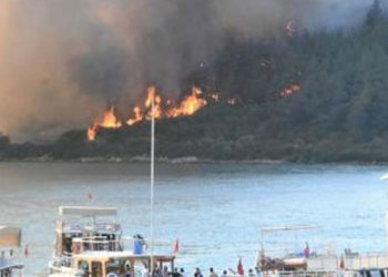 Sağlık Bakanı Koca: Marmaris ve Bodrum’daki orman yangınlarında bir kişi hayatını kaybetti