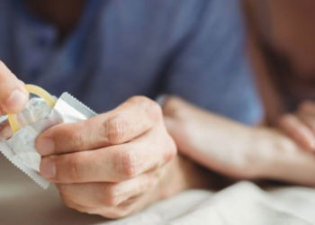 Seks sırasında partnerleri gizlice prezervatif çıkaran kadınlar anlatıyor: Tecavüz olduğunu ancak yaşayınca anladım