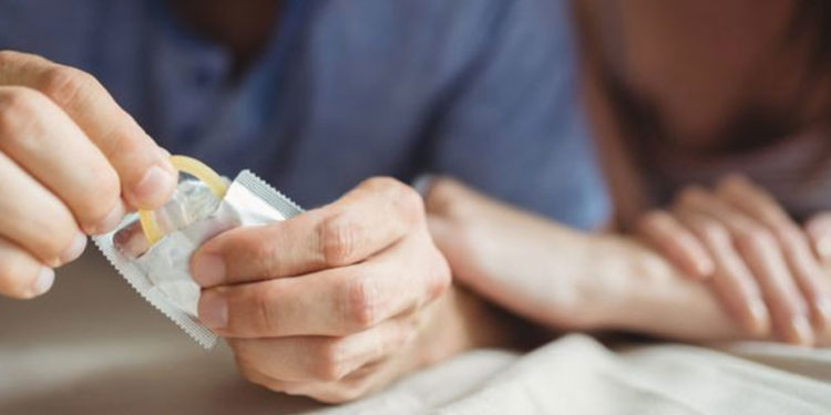 Seks sırasında partnerleri gizlice prezervatif çıkaran kadınlar anlatıyor: Tecavüz olduğunu ancak yaşayınca anladım