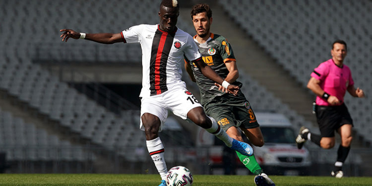 Sevilla ve Sochaux, Ndao'nun peşinde