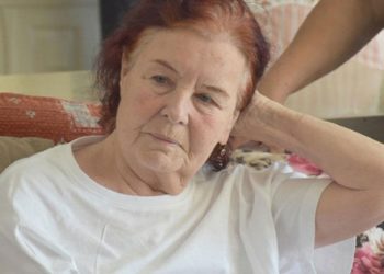 Sinema oyuncusu Fatma Girik hastaneye kaldırıldı