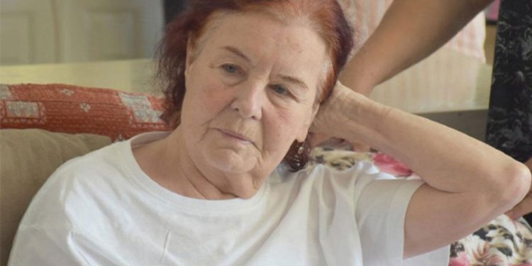 Sinema oyuncusu Fatma Girik hastaneye kaldırıldı