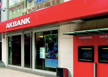 Sistem &ccedil;&ouml;kt&uuml;, Akbank m&uuml;şterileri iki g&uuml;nd&uuml;r mağdur