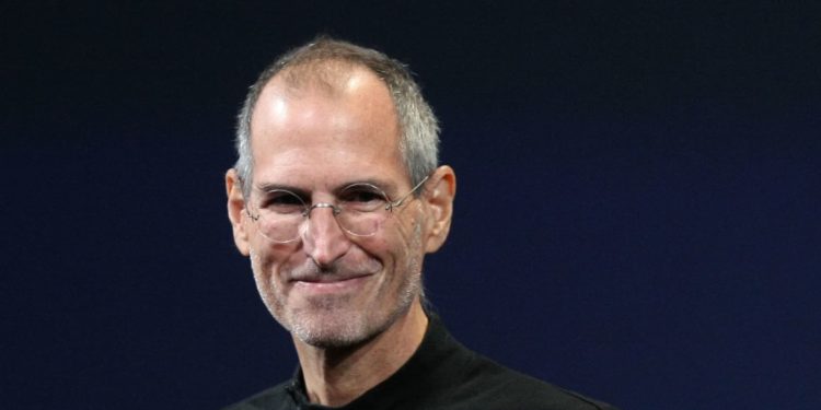 Steve Jobs'un 1973 yılında yazdığı iş başvurusu NFT olarak satışa çıkarıldı