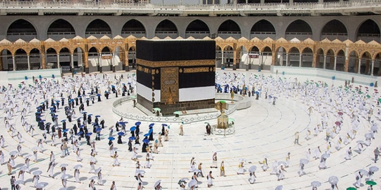 Suudi Arabistan, 10 Ağustos'ta başlayacak Umre ziyaretleri için Kovid-19 aşısı olma şartı getirdi