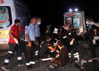 Sığınmacıları taşıyan minübüs şarampole devrildi: 12 ölü, 20 yaralı