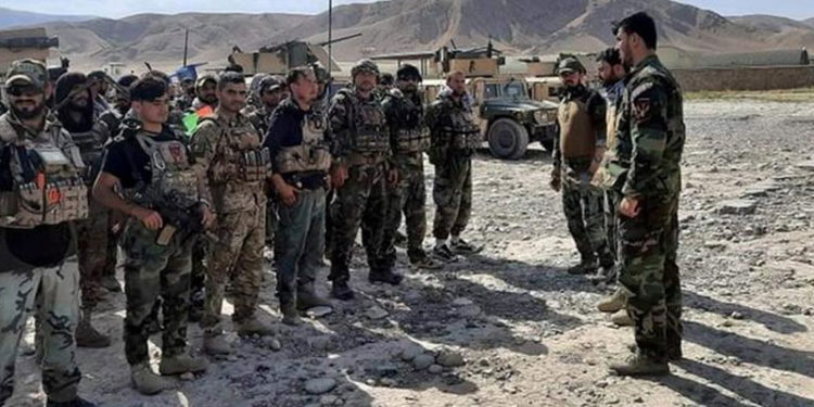 Tacikistan Afgan sınırına 20 bin asker gönderiyor