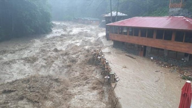 Tarım bakanı ve Meteoroloji uyardı: Salı günü Rize ve Artvin’de sel yaşanabilir