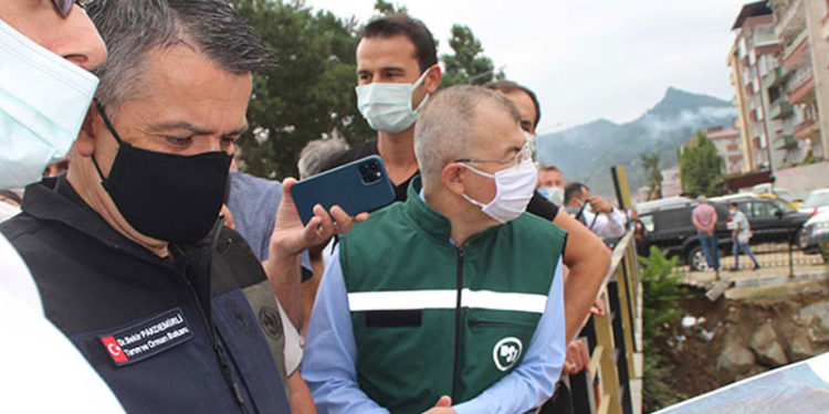 Tarım ve Orman Bakanı Bekir Pakdemirli sel bölgesinde: Vatandaşımız kendini korumanın yollarını arayacak