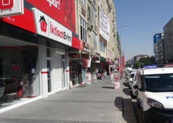 Tasfiye edilen faizsiz konut şirketleri kepenk açmadı, kapıya not bıraktı!