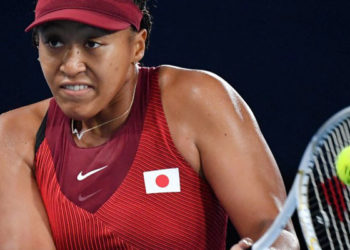 Tokyo 2020: Olimpiyat meşalesini yakan Naomi Osaka, oyunlara veda etti