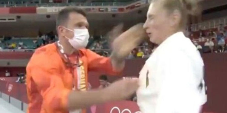 Tokyo 2020'de tepki çeken tokat olayı: "Sporcumuzla aramızda yaşanan bir ritüel"