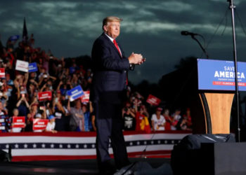 Trump'tan seçimi kaybettikten sonra ikinci miting: Şirketine yönelik suçlamaları hedef aldı