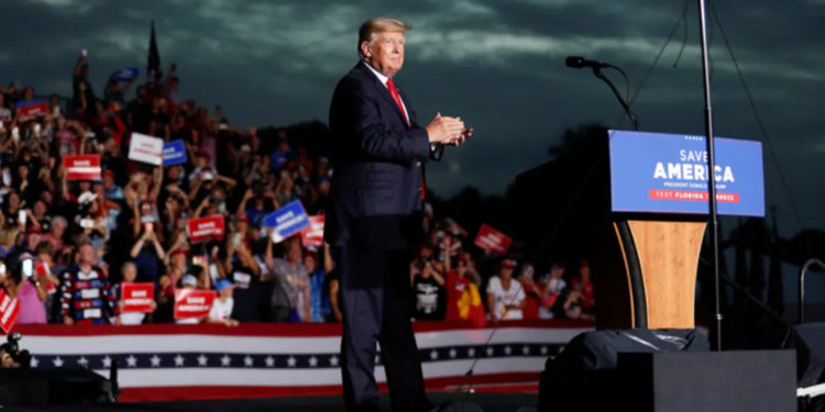 Trump'tan seçimi kaybettikten sonra ikinci miting: Şirketine yönelik suçlamaları hedef aldı