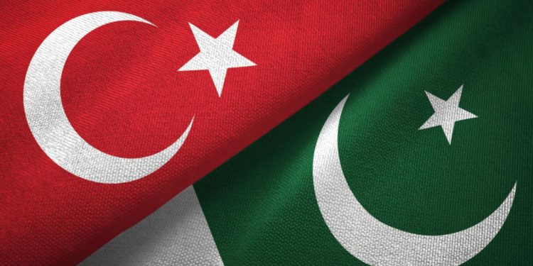 Türkiye'yle Pakistan arasındaki ticaret hacminde hedef 5 milyar dolar