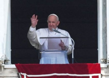 Vatikan: Papa Francesco başarılı bir bağırsak ameliyatı geçirdi