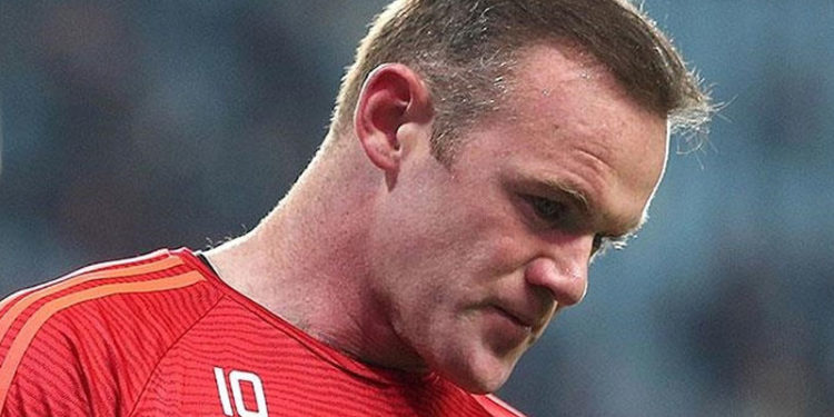 Wayne Rooney oyuncusu Jason Knight'ı sakatladı