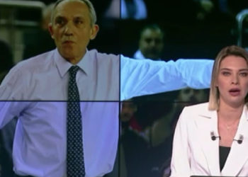 Yayıncı kuruluş spikeri Roksan Kunter, canlı yayında babasının istifa haberini sundu