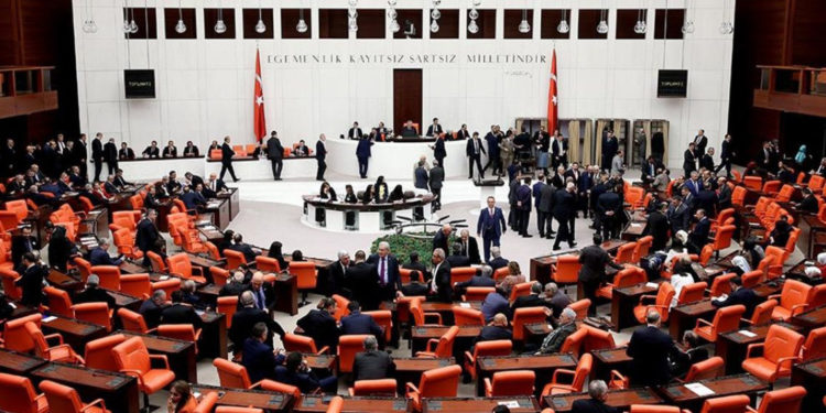 Yeni torba yasa teklifi Meclis’te: Gasp ve hukuksuzluk devam edecek