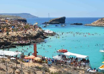 Yetişkinlerin yüzde 79'unun aşılandığı Malta, iki doz aşı olmayan turistleri ülkeye kabul etmeyecek