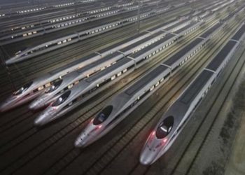 Çin saatte 600 km hıza ulaşan tren üretti