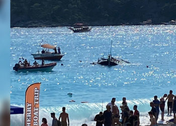 Ölüdeniz'de tur teknesi battı; bir çocuk yaşamını yitirdi