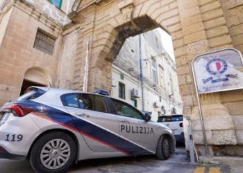 İki kadın öğretmen Malta’da tutuklandı