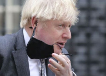 İngiltere'de eleştirilerin gölgesinde 'özgürlük günü': Sosyal mesafe kısıtlamaları çok büyük ölçüde kaldırılıyor