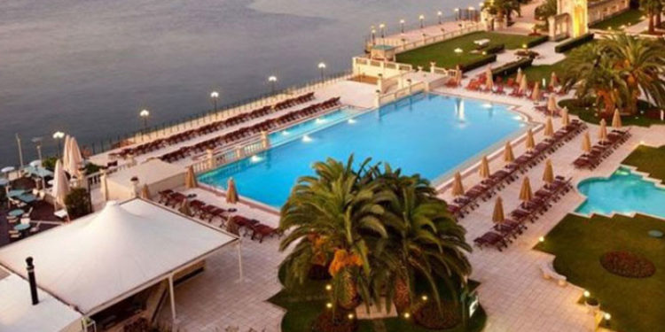 İstanbul'da havuz fiyatları el yakıyor; günlük 1500 liraya kadar çıkıyor!