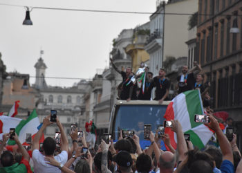 İtalya'nın EURO 2020 şampiyonluk kutlamaları sonrası Roma’da Covid-19 vakaları 5 katına çıktı